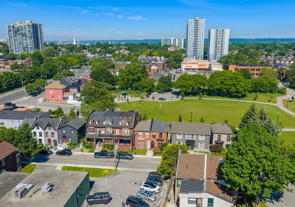 29-railway-street-hamilton-ontario-x13430300