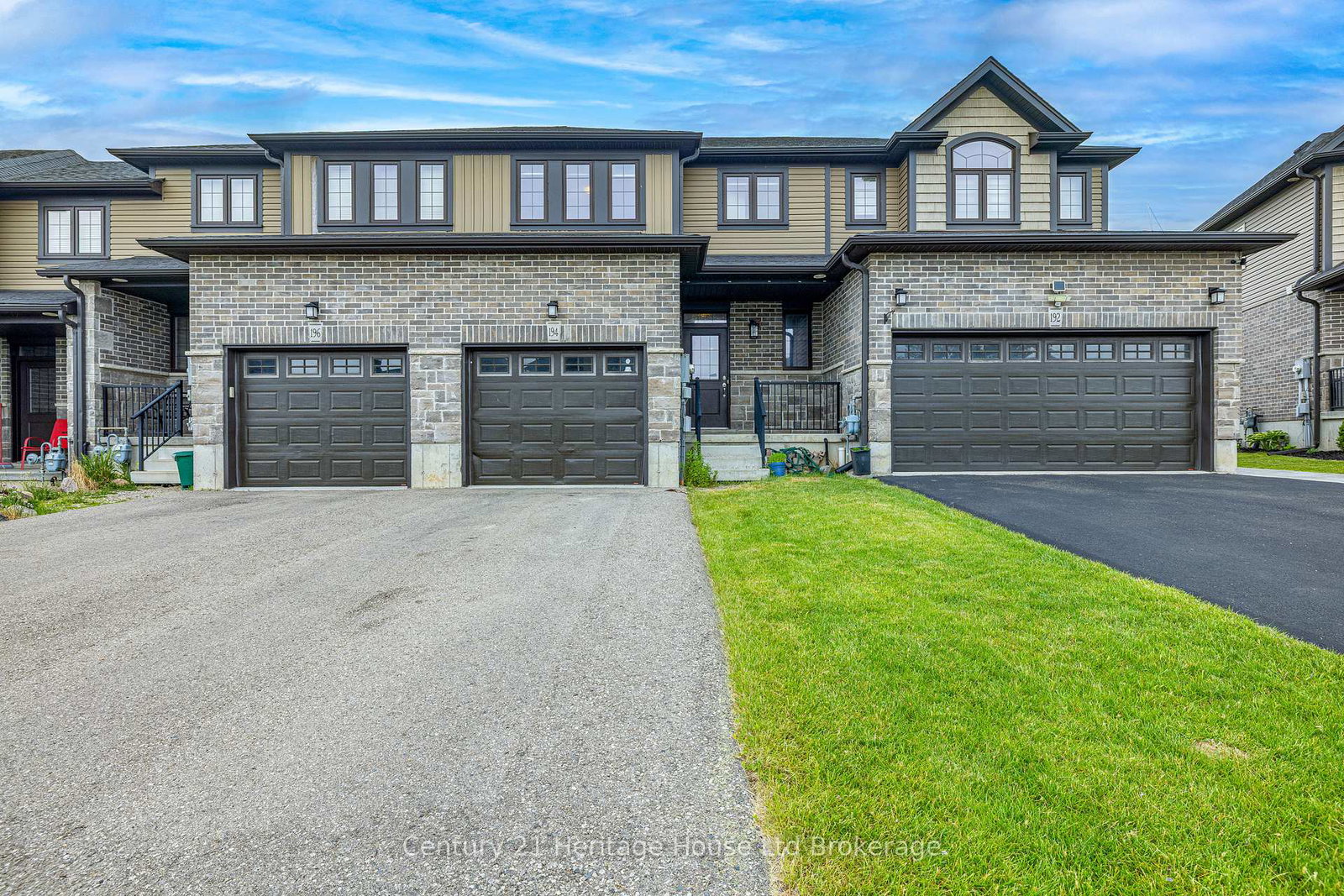 194-links-crescent-woodstock-ontario-x13430346