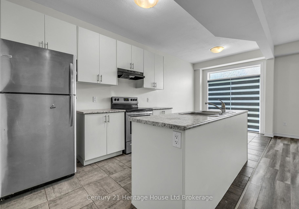 194-links-crescent-woodstock-ontario-x13430346