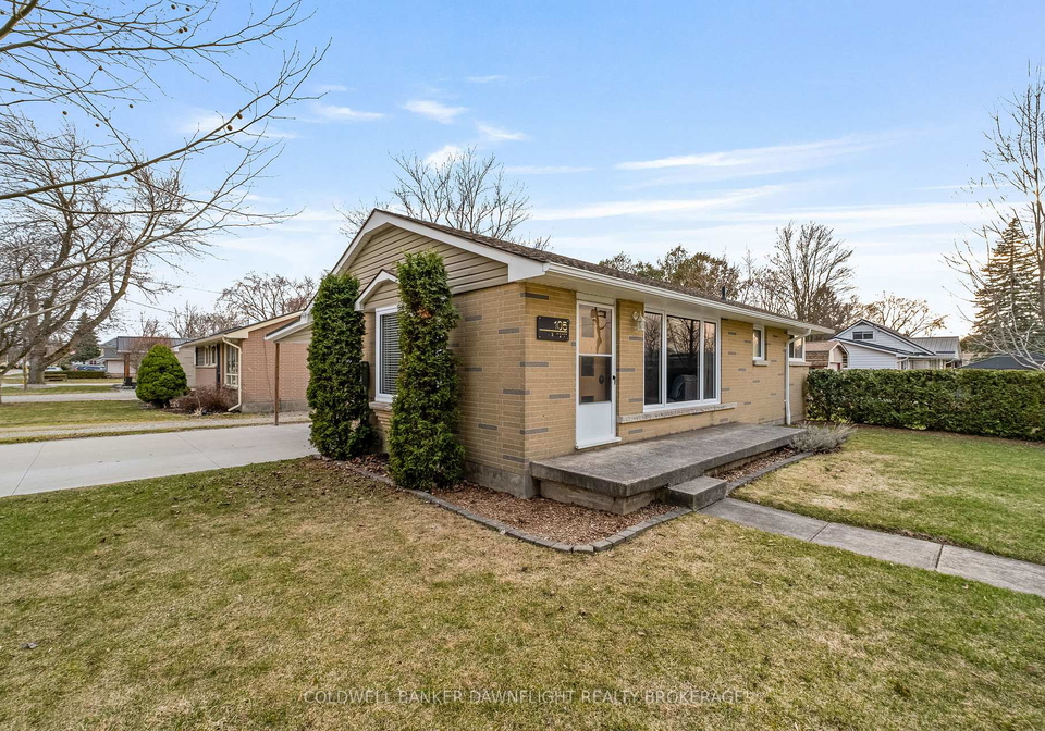 105-wellington-street-w-south-huron-ontario-x13430380