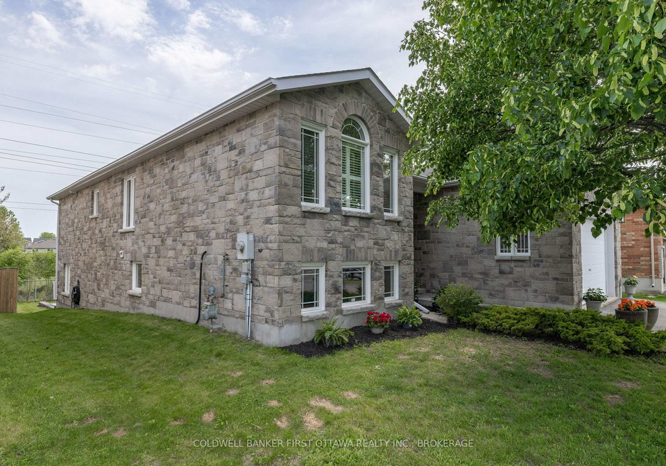 1346-sierra-avenue-kingston-ontario-x13431264