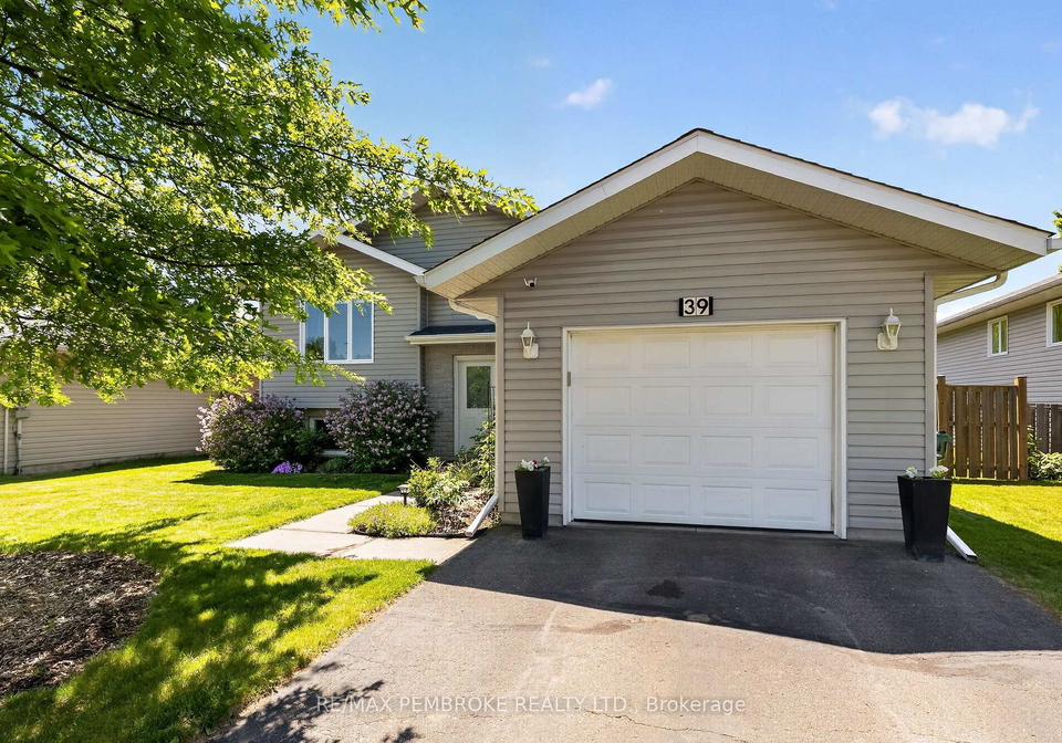 39-oak-avenue-petawawa-ontario-x13431490