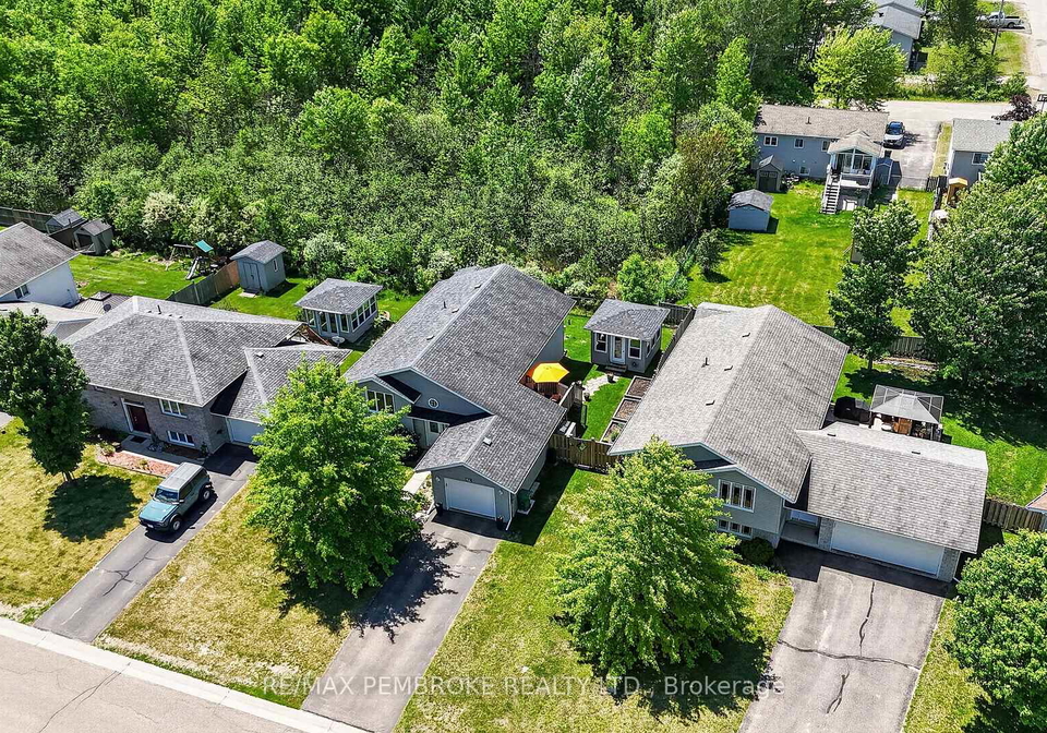 39-oak-avenue-petawawa-ontario-x13431490