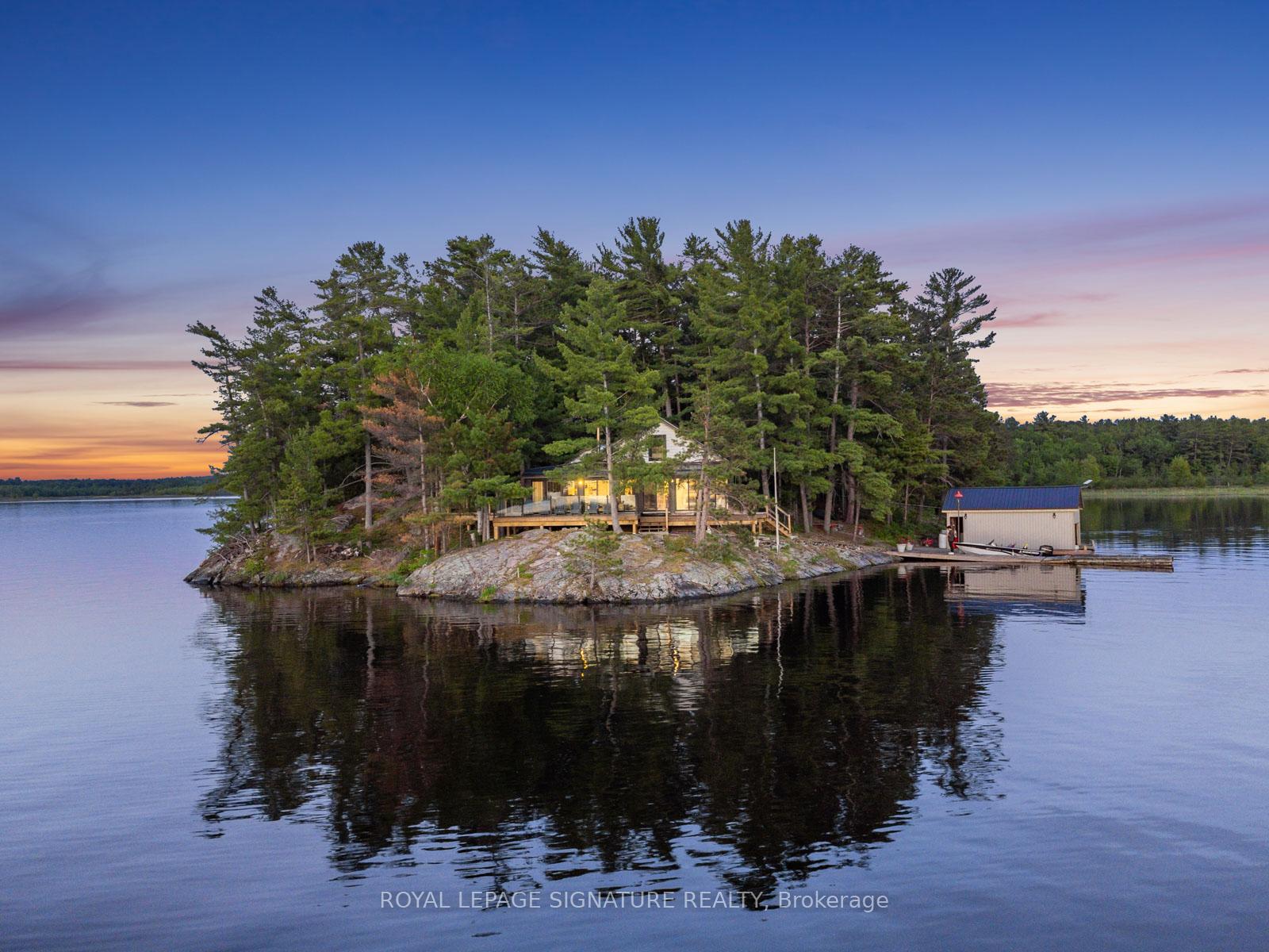2-dads-rest-island-nipissing-ontario-x13432424