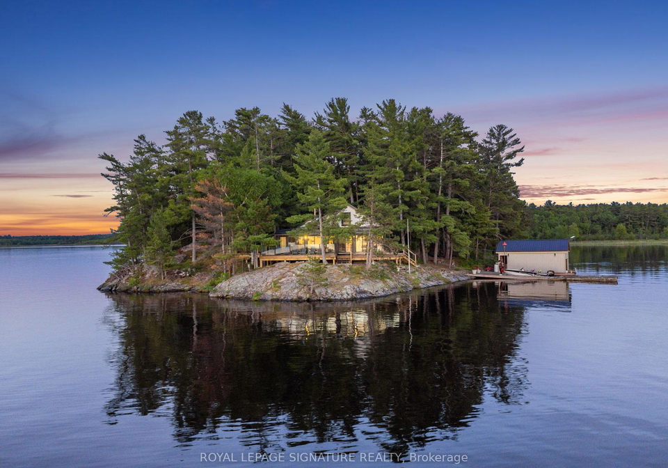 2-dads-rest-island-nipissing-ontario-x13432424