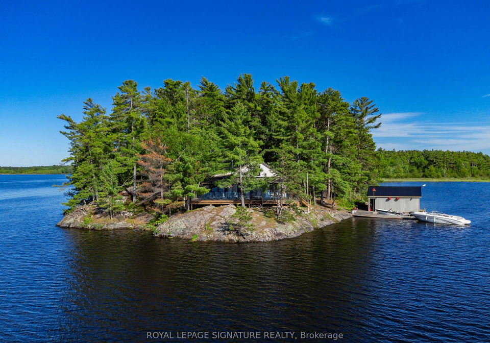 2-dads-rest-island-nipissing-ontario-x13432424