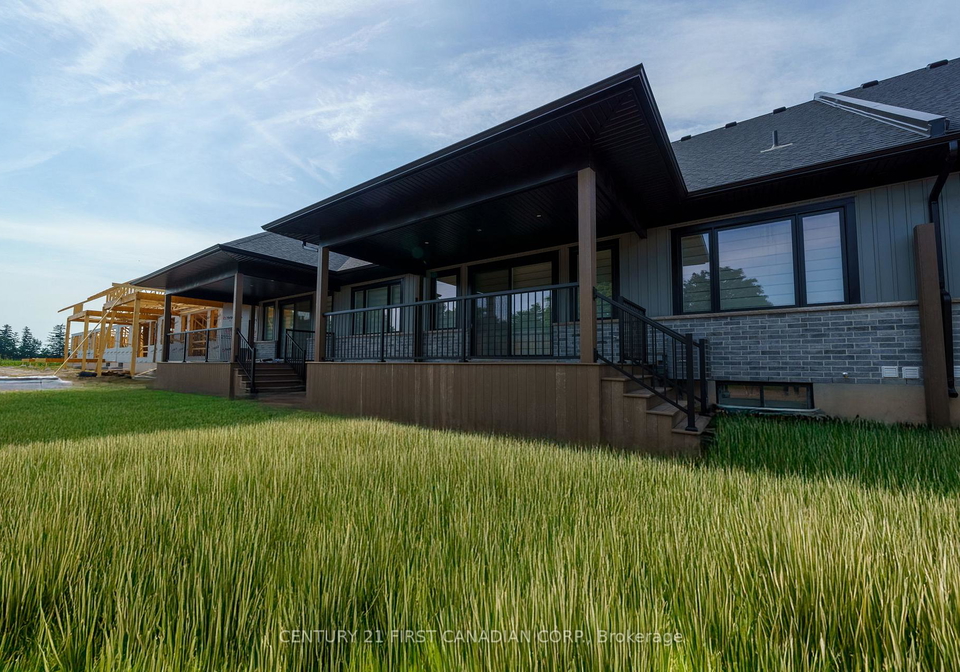 32-postma-crescent-north-middlesex-ontario-x13432560