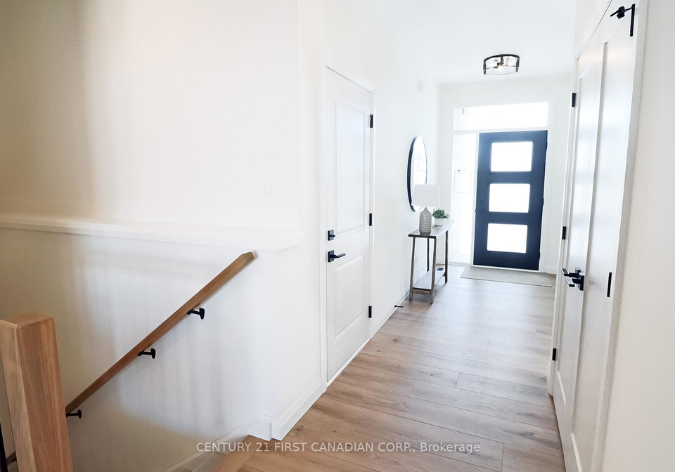 32-postma-crescent-north-middlesex-ontario-x13432560