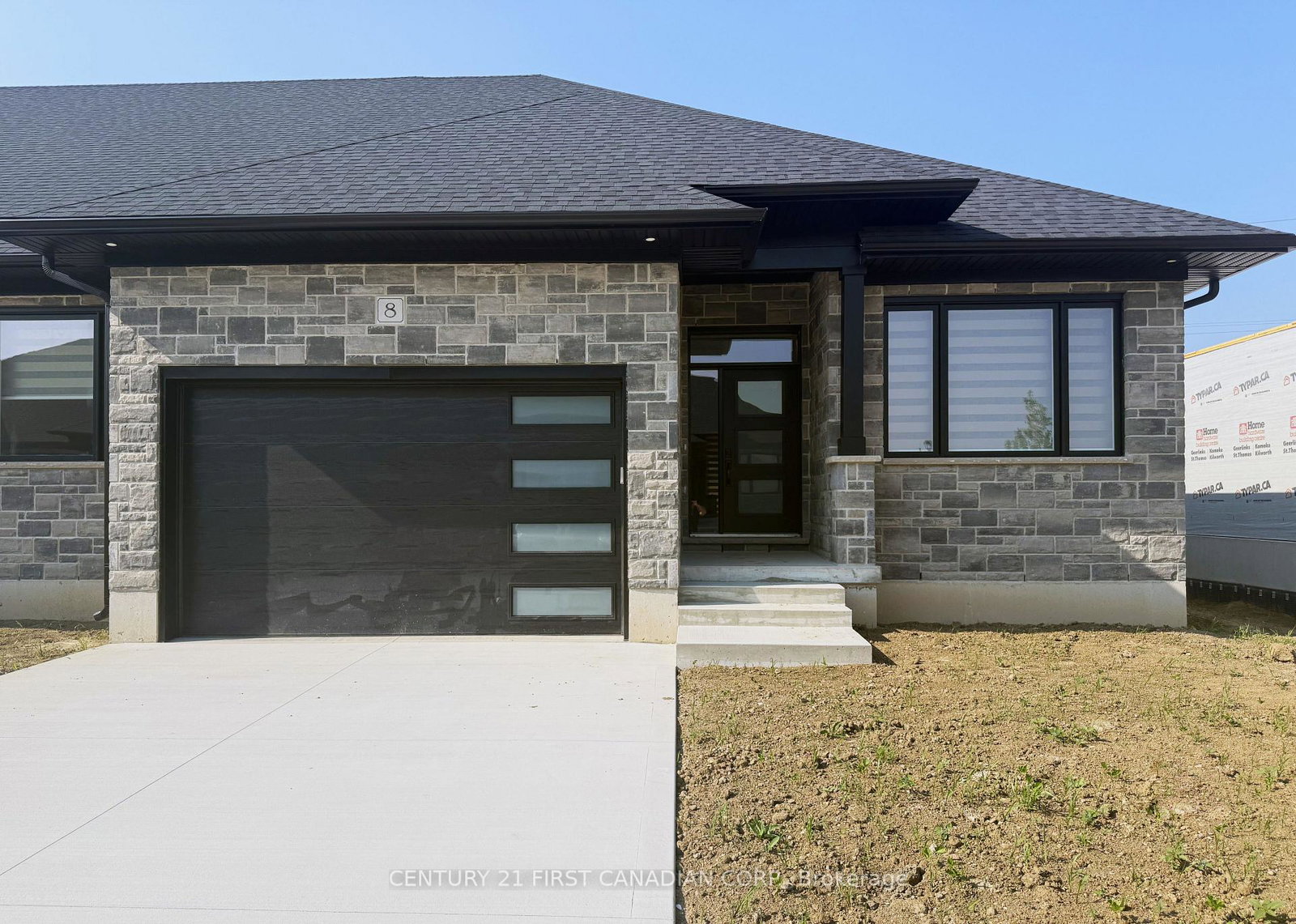 32-postma-crescent-north-middlesex-ontario-x13432574