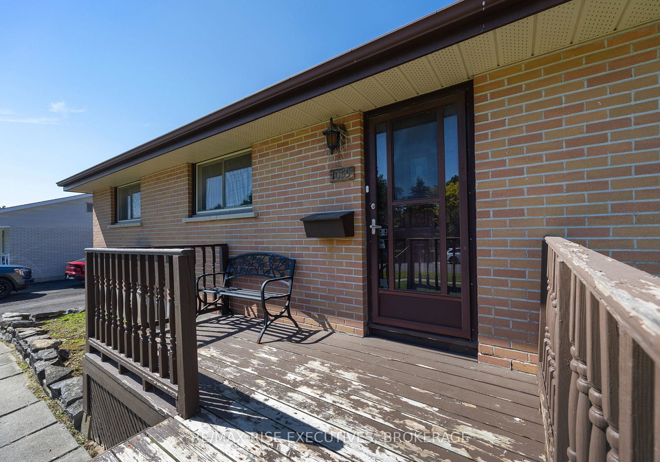 1055-lincoln-drive-kingston-ontario-x13432862