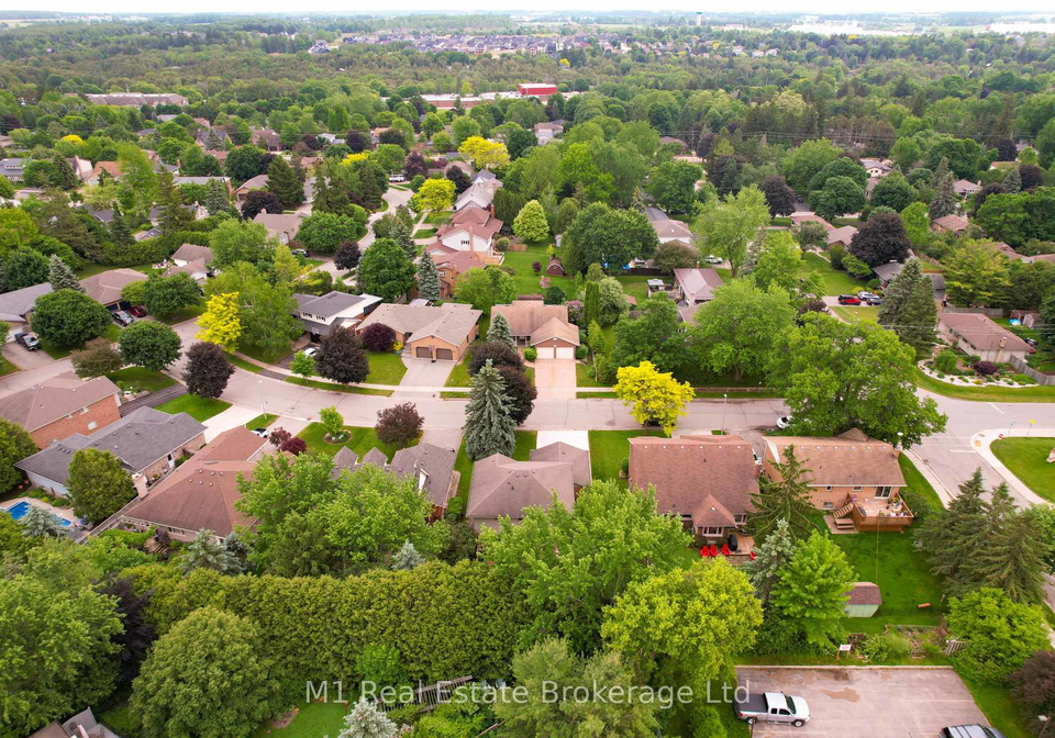 56-wellington-drive-centre-wellington-ontario-x13433208