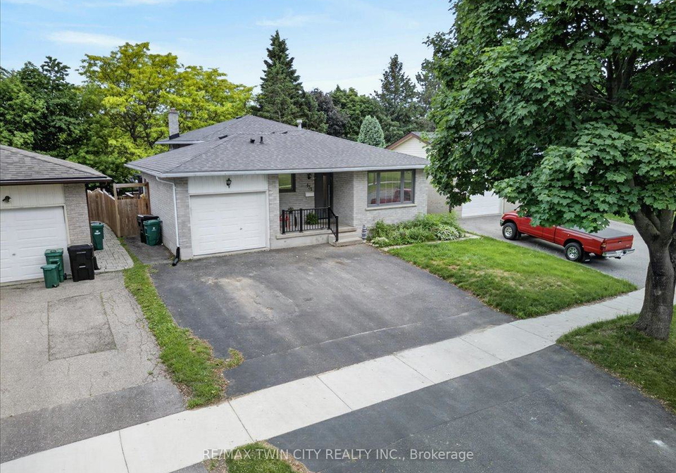 131-carlyle-drive-kitchener-ontario-x13433508