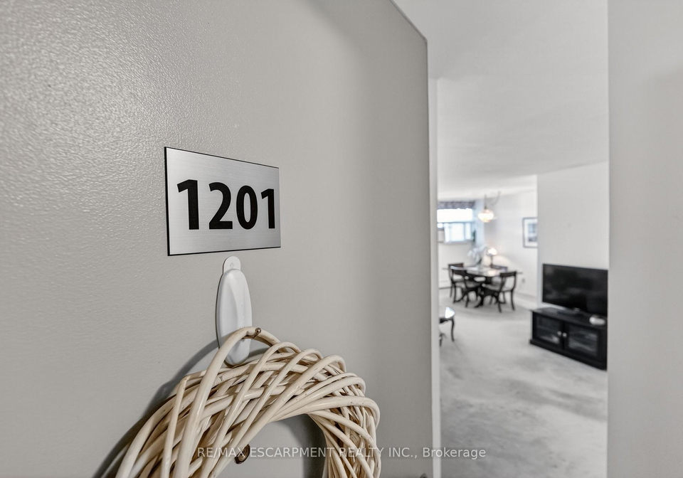 215-glenridge-avenue-st-catharines-ontario-x13433892