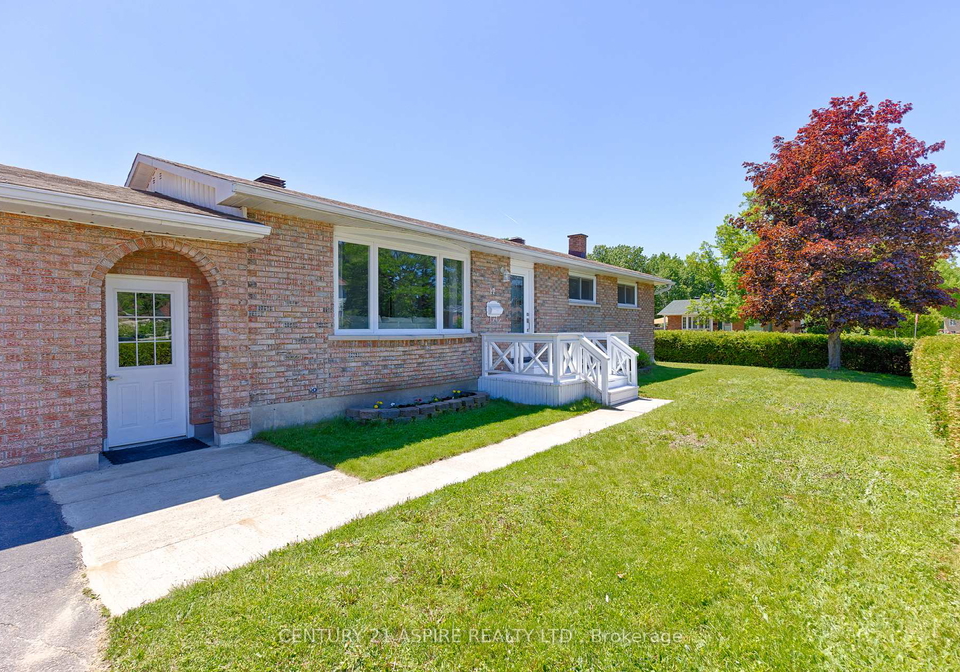 17-maple-avenue-petawawa-ontario-x13434354