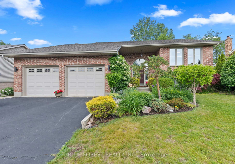 29-village-gate-crescent-thames-centre-ontario-x13434432