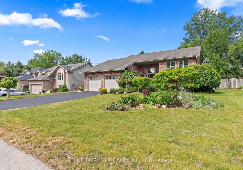 29-village-gate-crescent-thames-centre-ontario-x13434432
