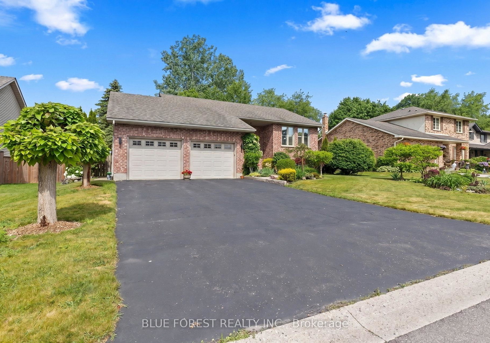 29-village-gate-crescent-thames-centre-ontario-x13434432