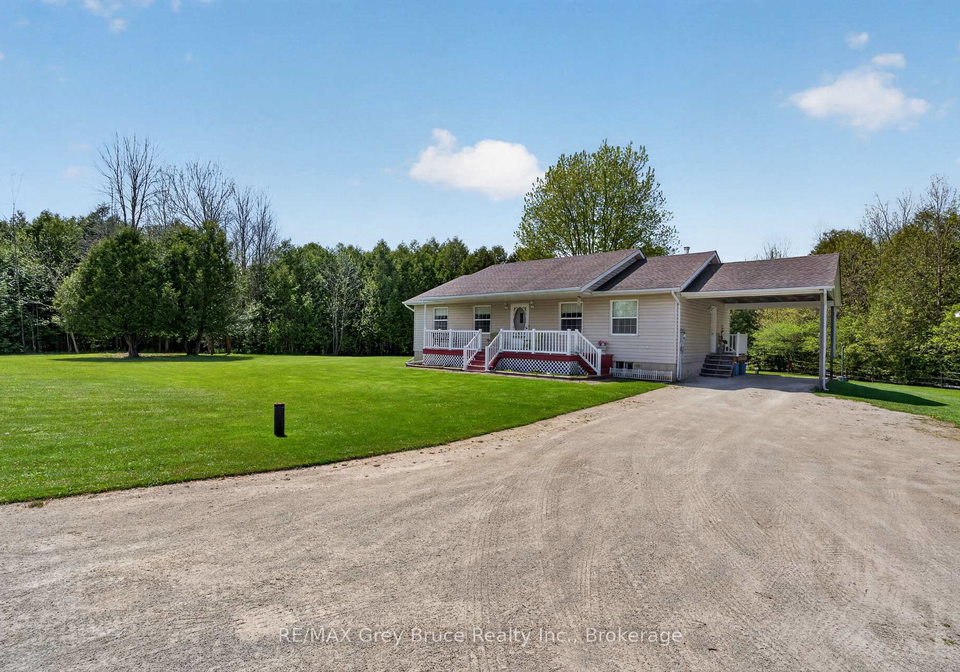 259106-sarawak-keppel-townline-georgian-bluffs-ontario-x13434578