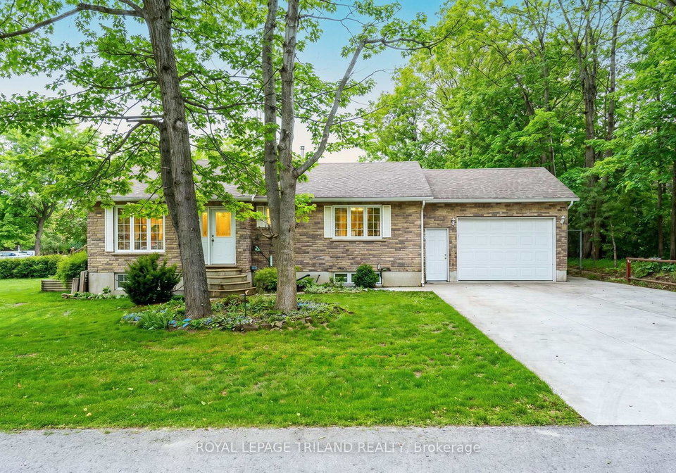 10234-julie-avenue-lambton-shores-ontario-x13434580