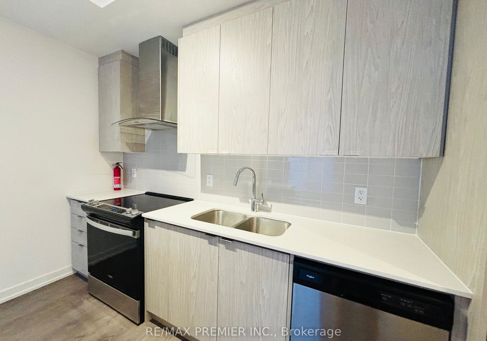 55-duke-street-kitchener-ontario-x13434624