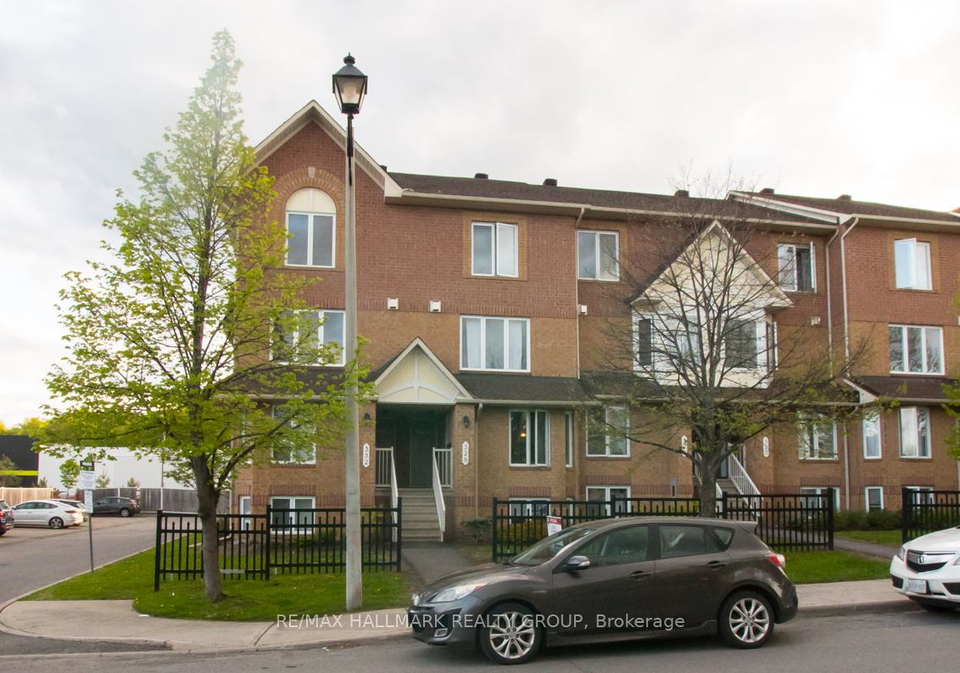 330-cresthaven-drive-ottawa-ontario-x13434902