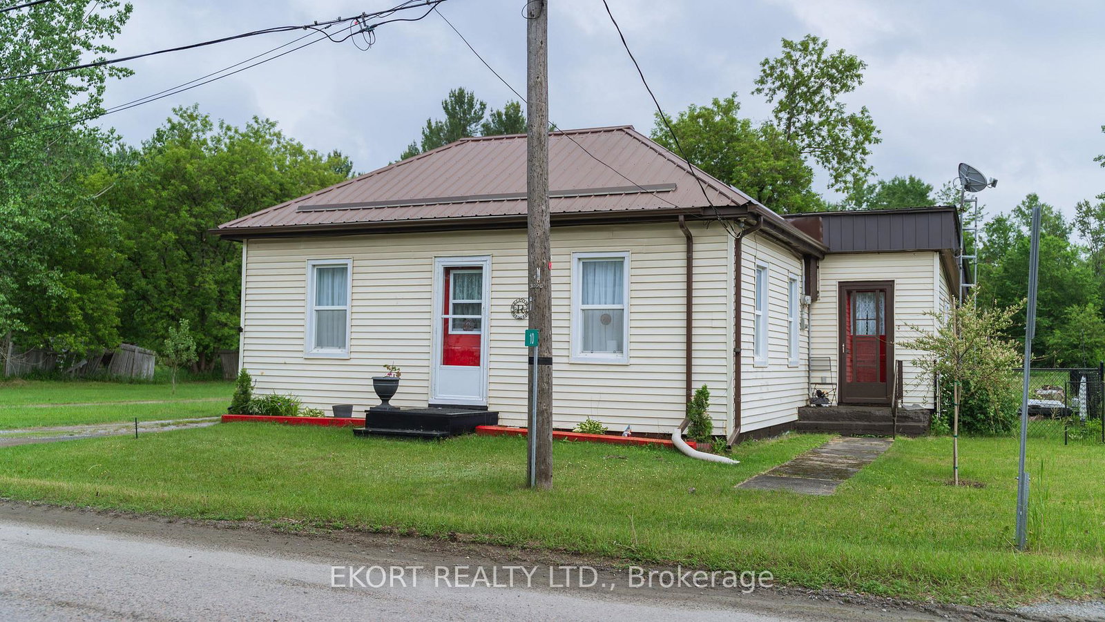10-glastonbury-road-addington-highlands-ontario-x13435182