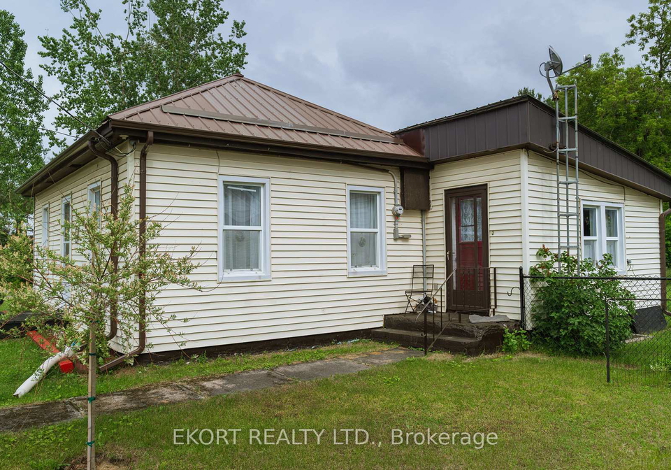 10-glastonbury-road-addington-highlands-ontario-x13435182