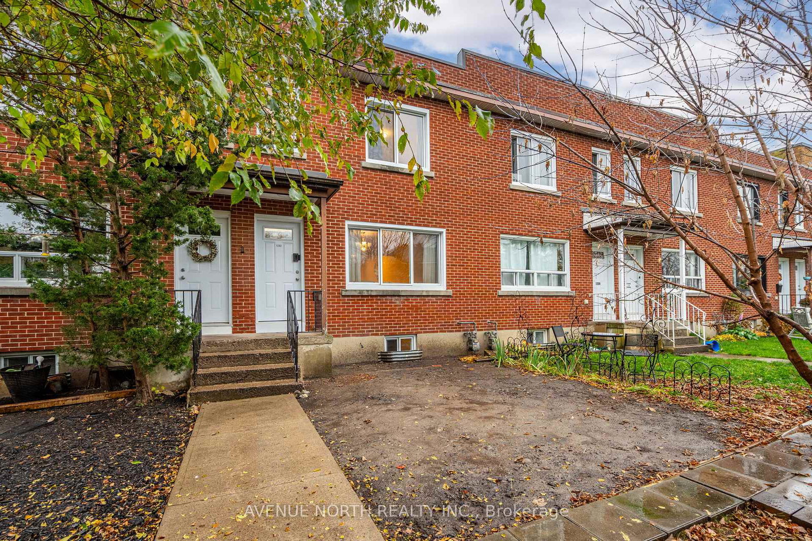 1202-summerville-avenue-ottawa-ontario-x13435392