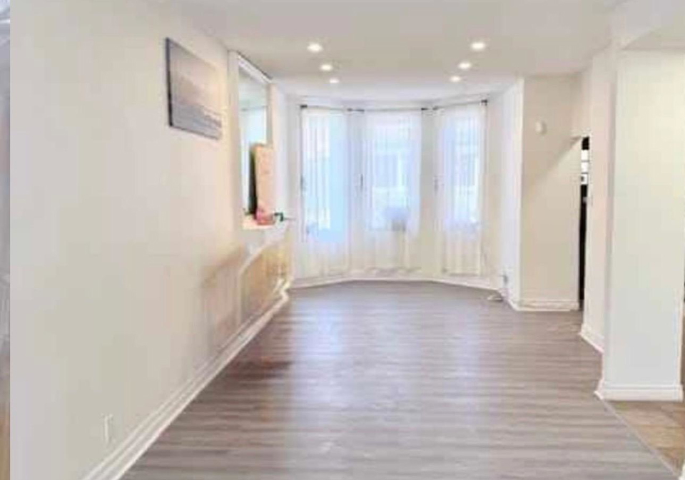 137-queen-street-s-hamilton-ontario-x13435454