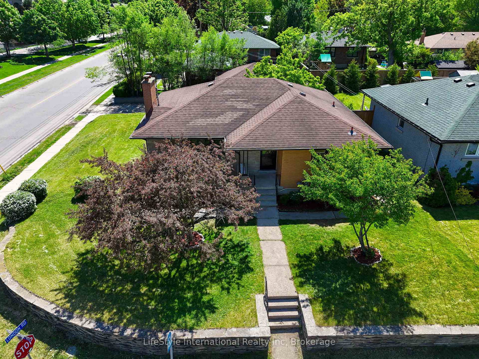 2-westmount-road-guelph-ontario-x13435502