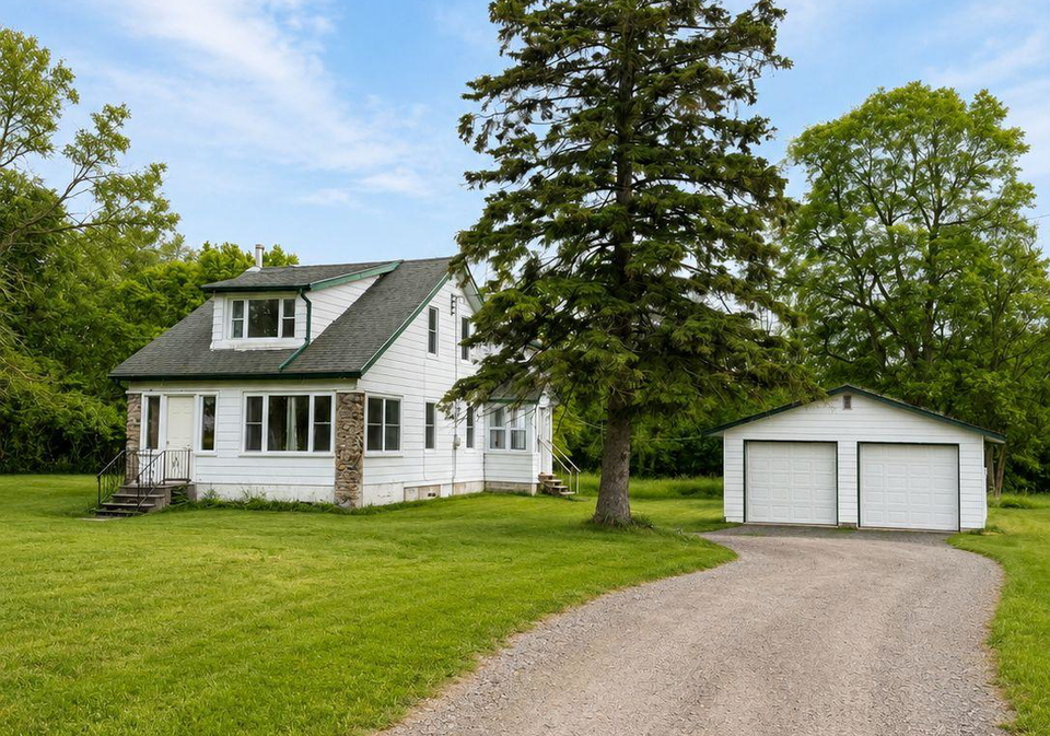 1066-old-highway-2-quinte-west-ontario-x13435754