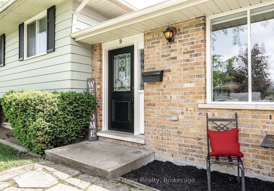 9-simpson-court-stratford-ontario-x13435822