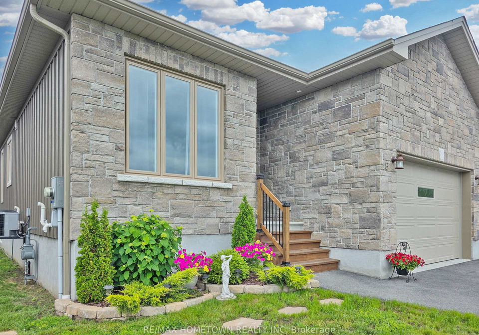 8-billings-avenue-w-south-dundas-ontario-x13436094