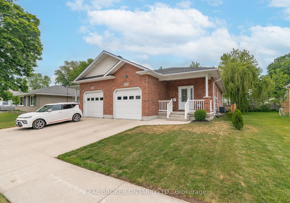 155-south-street-goderich-ontario-x13436238