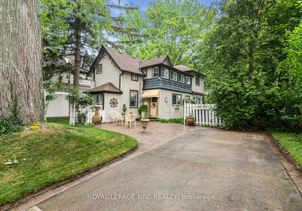 31-victoria-terrace-n-grimsby-ontario-x13436304