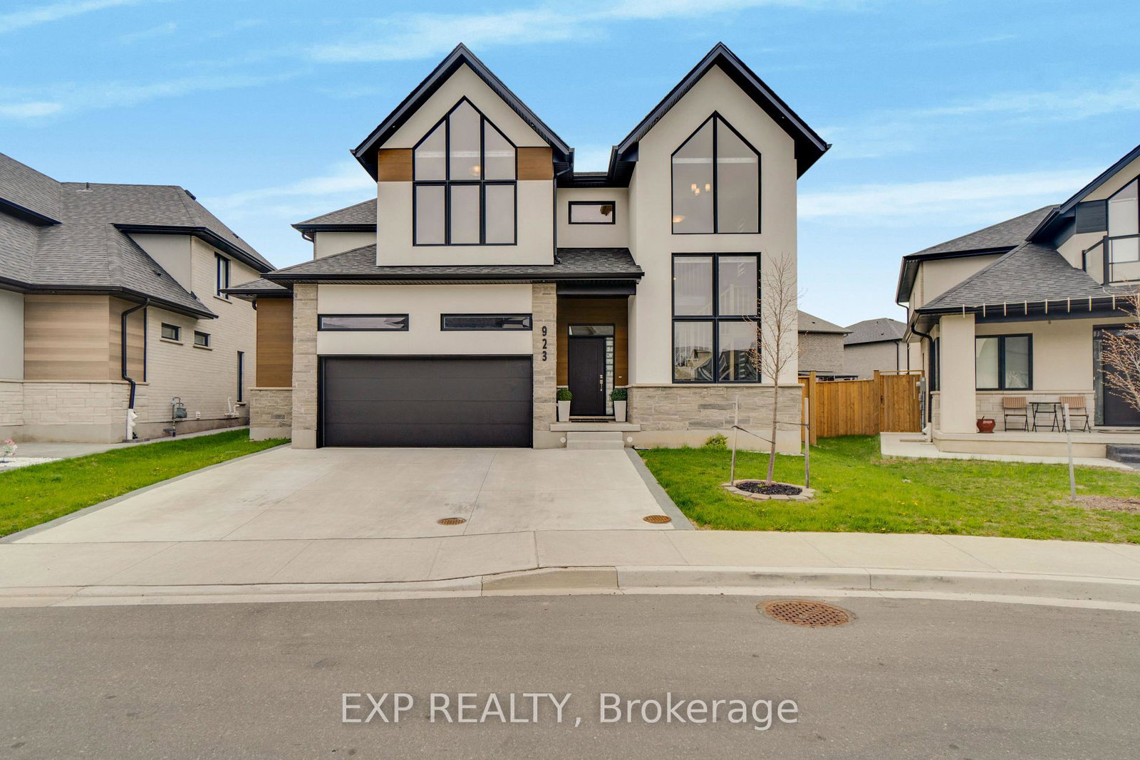 923-stonecliffe-walk-kitchener-ontario-x13436712