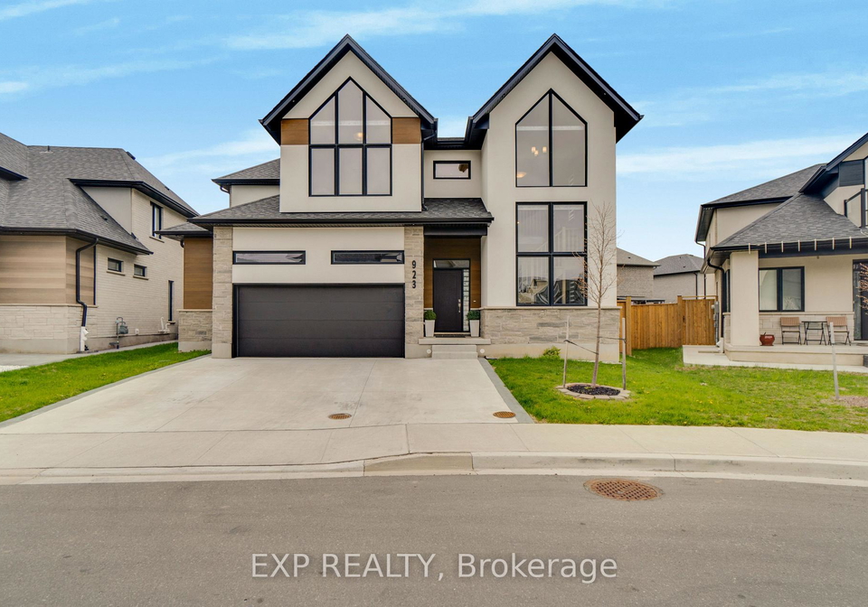 923-stonecliffe-walk-kitchener-ontario-x13436712
