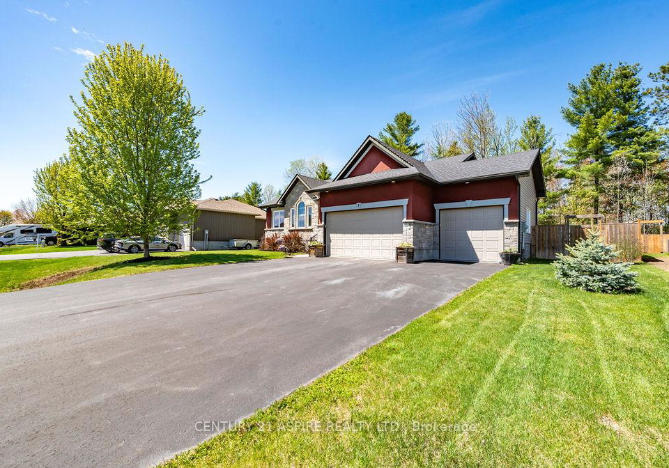 7-nick-street-petawawa-ontario-x13436782