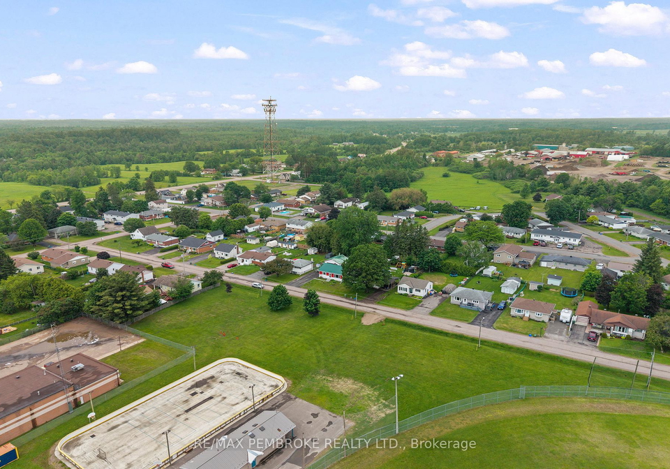 626-stafford-street-laurentian-valley-ontario-x13436838