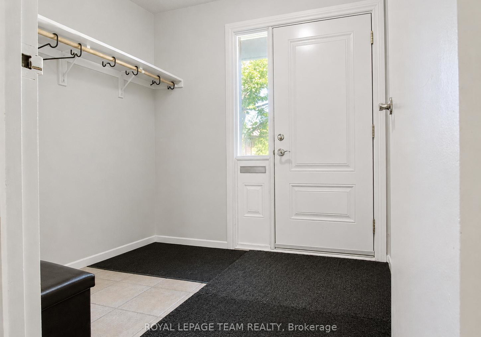 19-mcclintock-way-kanata-ontario-x13436864