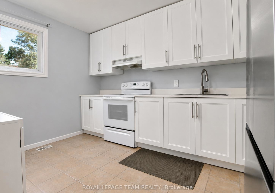 19-mcclintock-way-kanata-ontario-x13436864