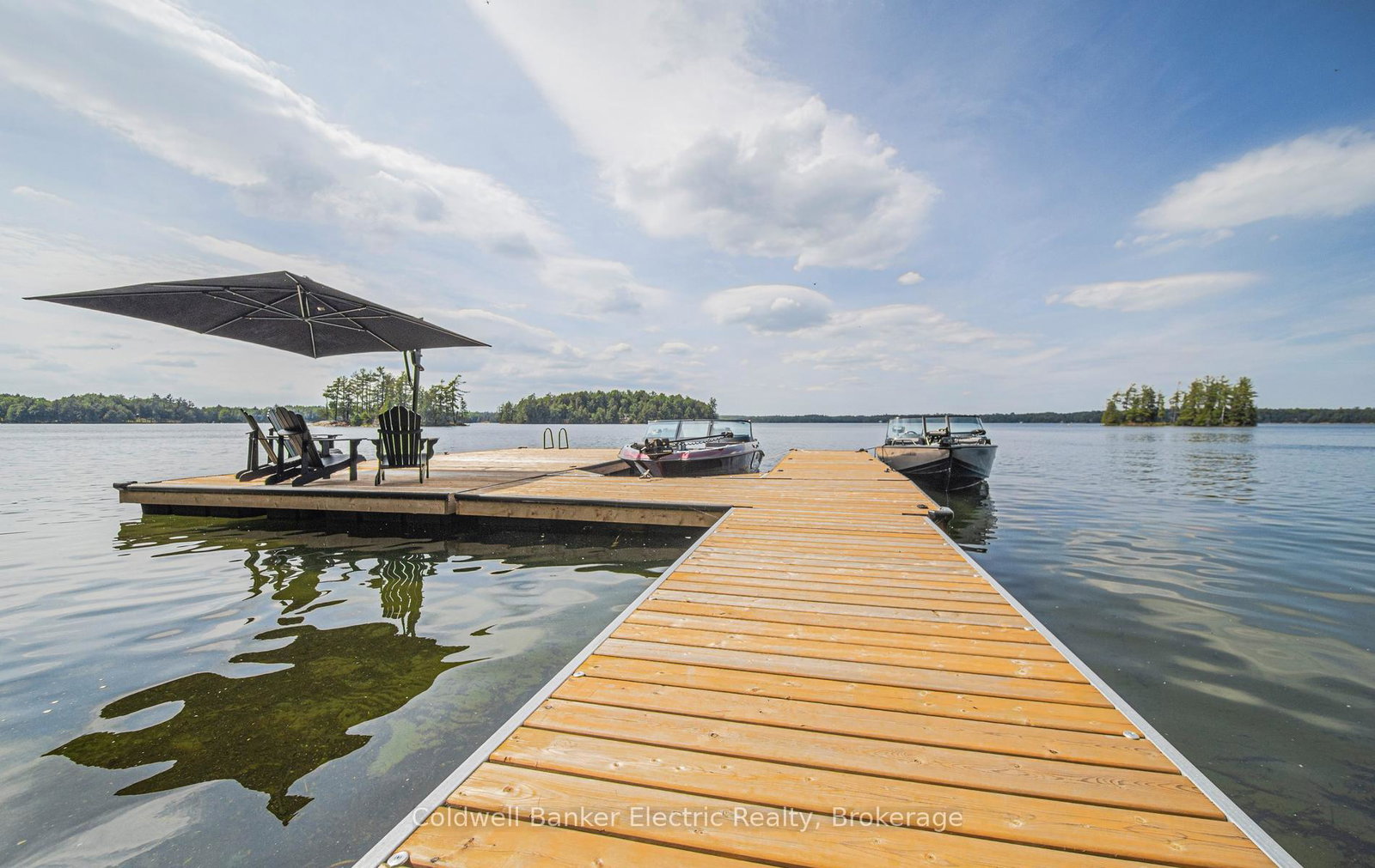 555-fire-50-route-north-kawartha-ontario-x13436878