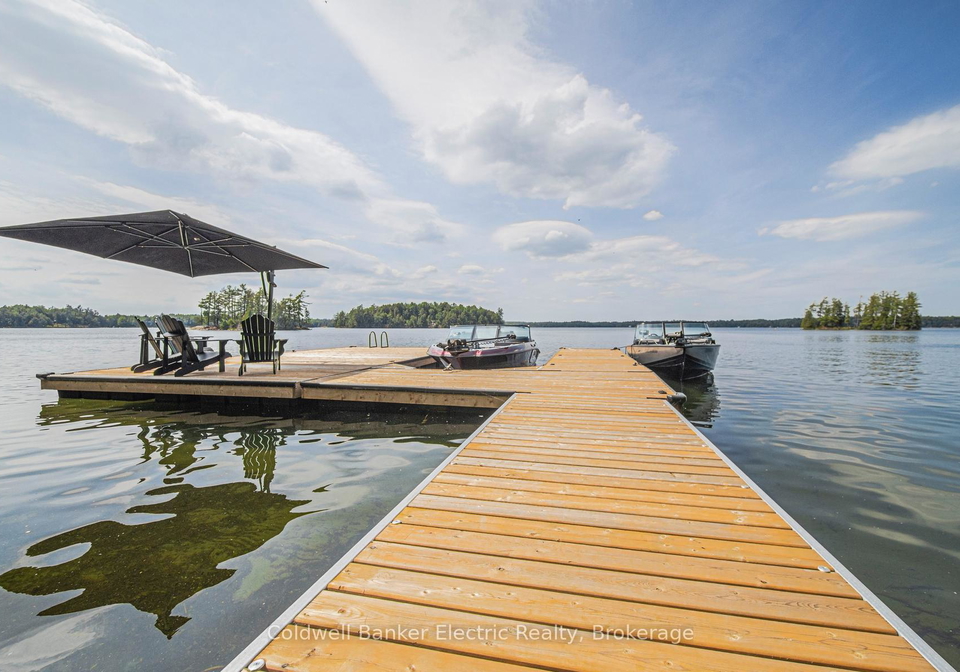 555-fire-50-route-north-kawartha-ontario-x13436878