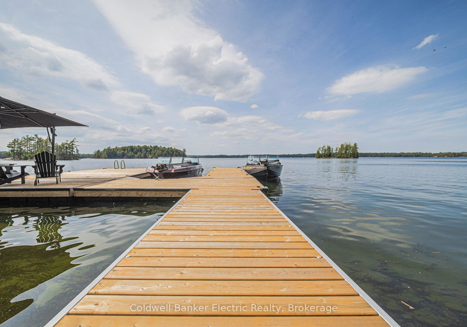 555-fire-50-route-north-kawartha-ontario-x13436878