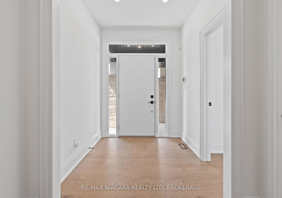 21-accursi-crescent-pelham-ontario-x13436966