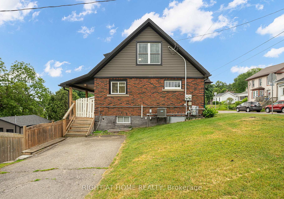 38-washington-street-brant-ontario-x13437272