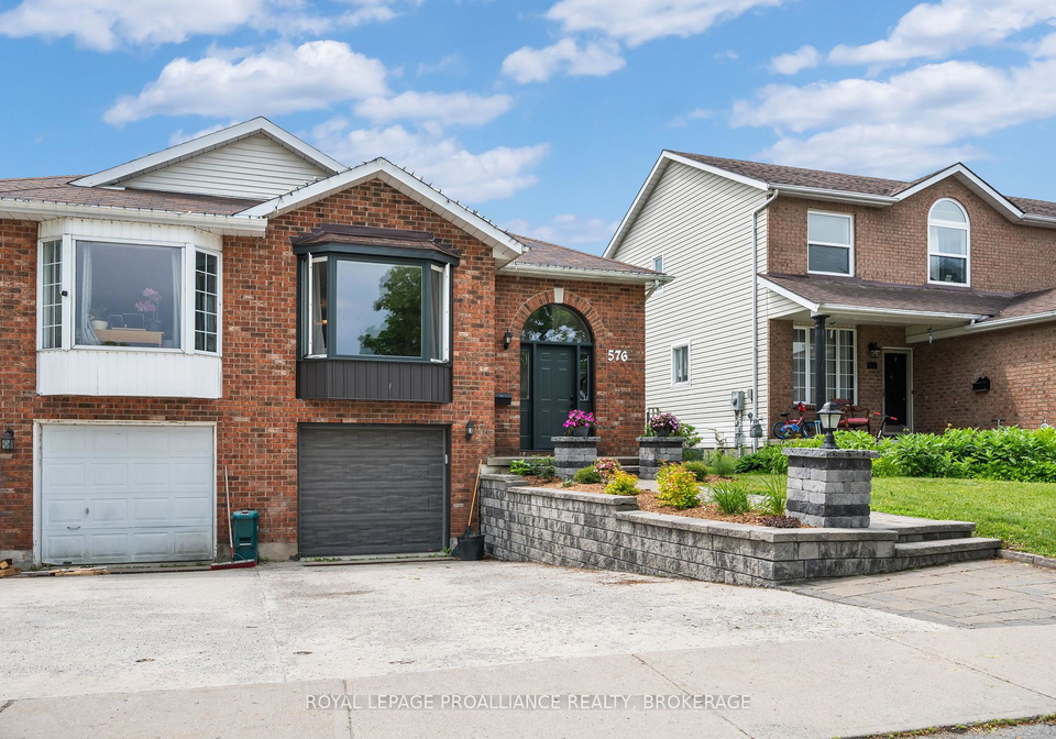 576-barnsley-crescent-kingston-ontario-x13437296