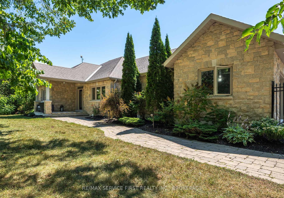 3060-unity-road-kingston-ontario-x13437658