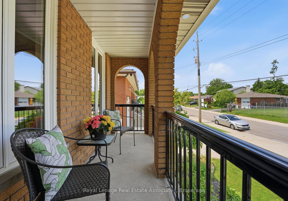 477-queen-victoria-drive-hamilton-ontario-x13437710