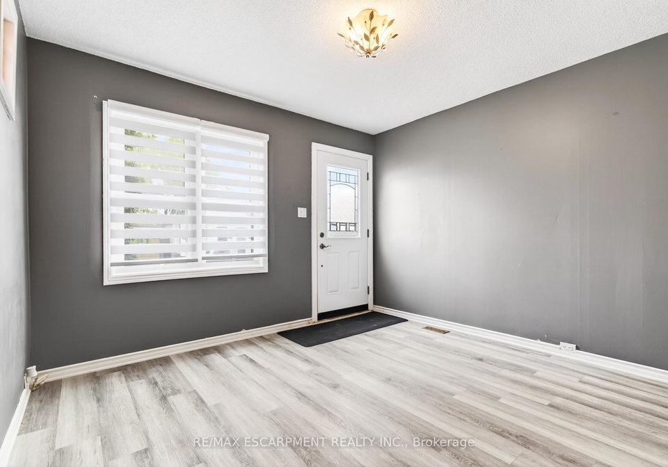 14-cambridge-avenue-hamilton-ontario-x13437808
